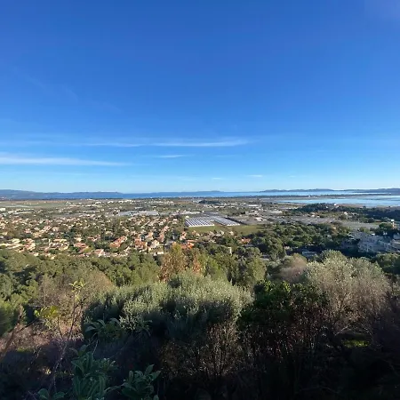 Vue Au Mont Des Oiseaux A Hyeres